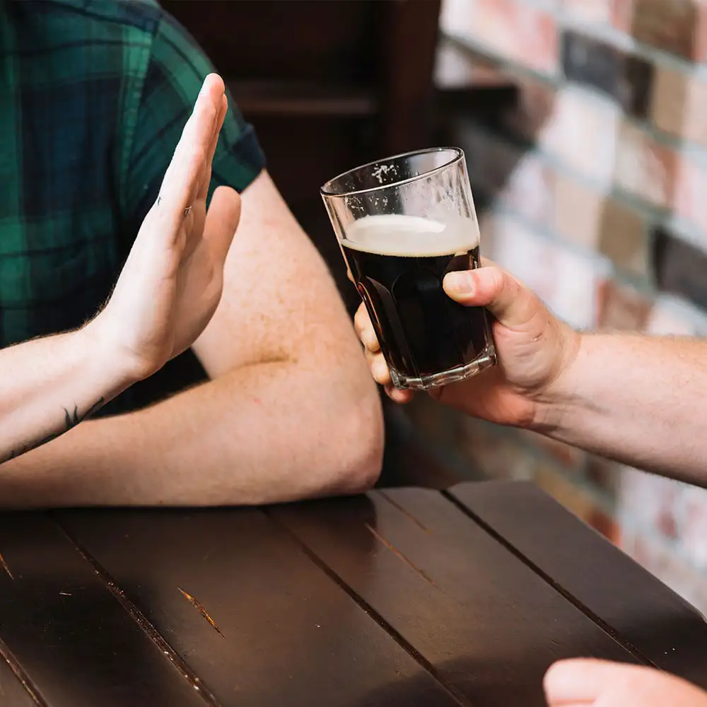 Unikaj alkoholu oraz innych rzeczy często kojarzonych z papierosami